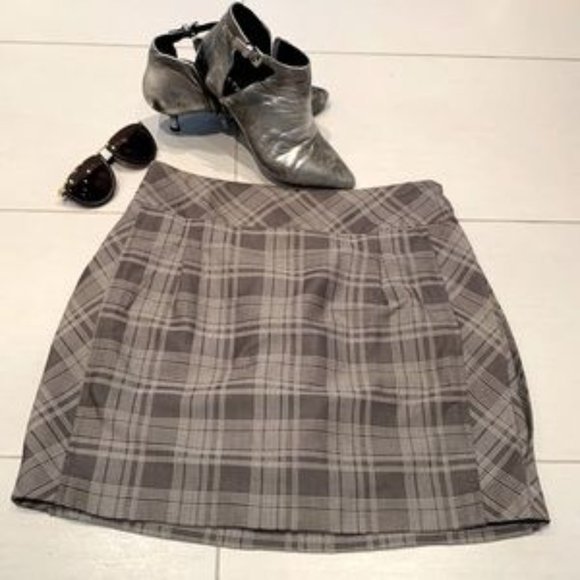 Made in 🇨🇦Gorgeous Pink Tartan Pleated Mini Skirt - Picture 8 of 17